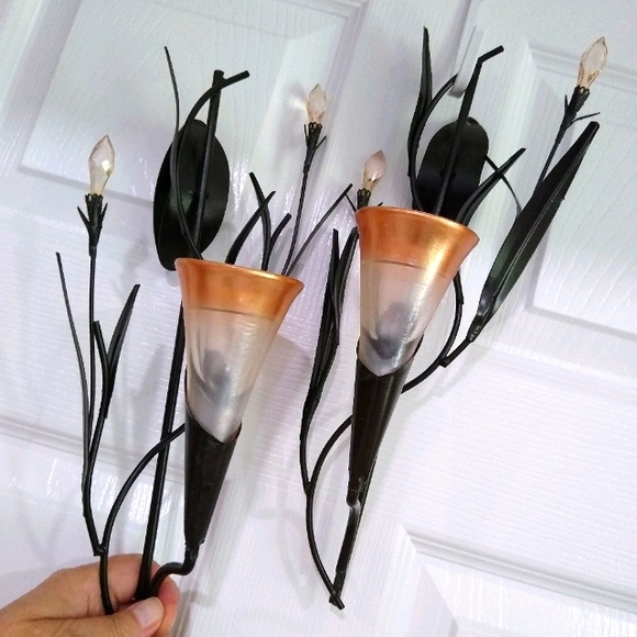 Other - 🌿2/$20  Two Adorable Candleholders